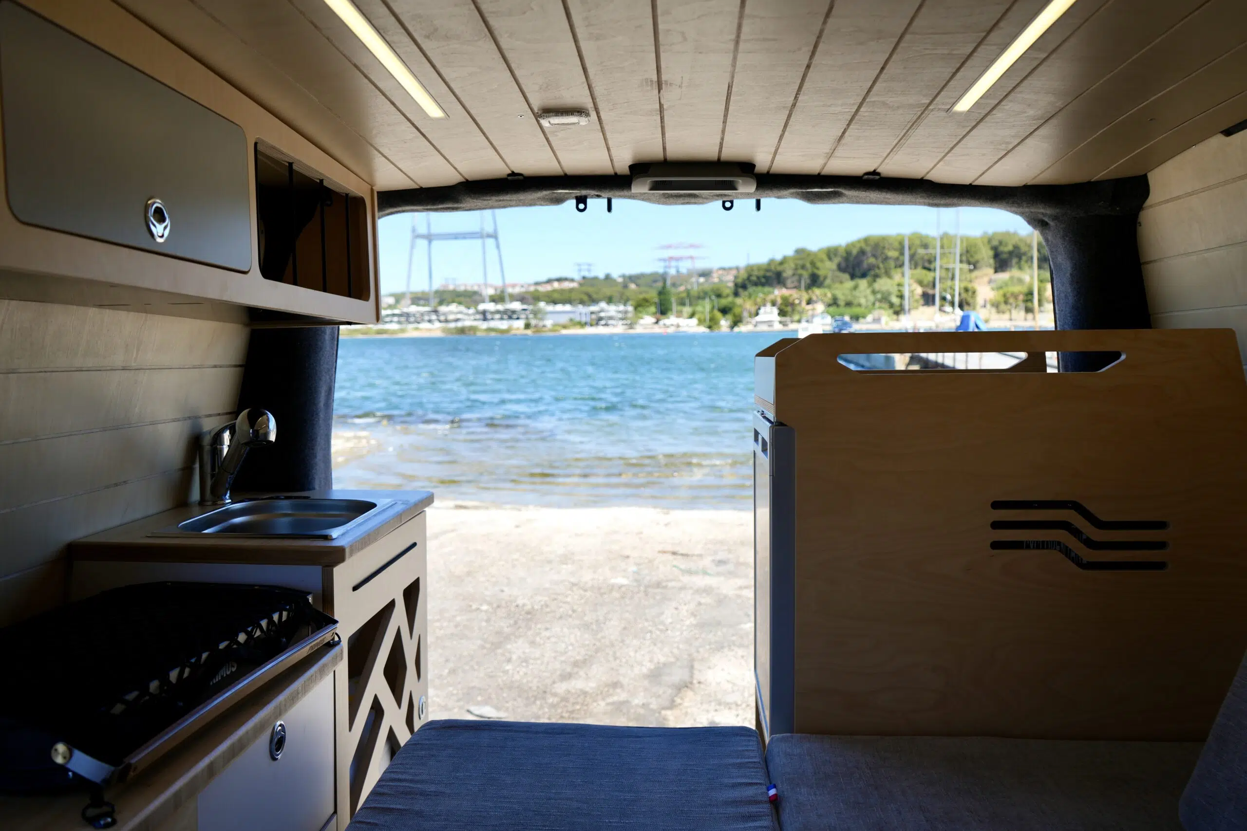 Kit Van Honey – Image 17