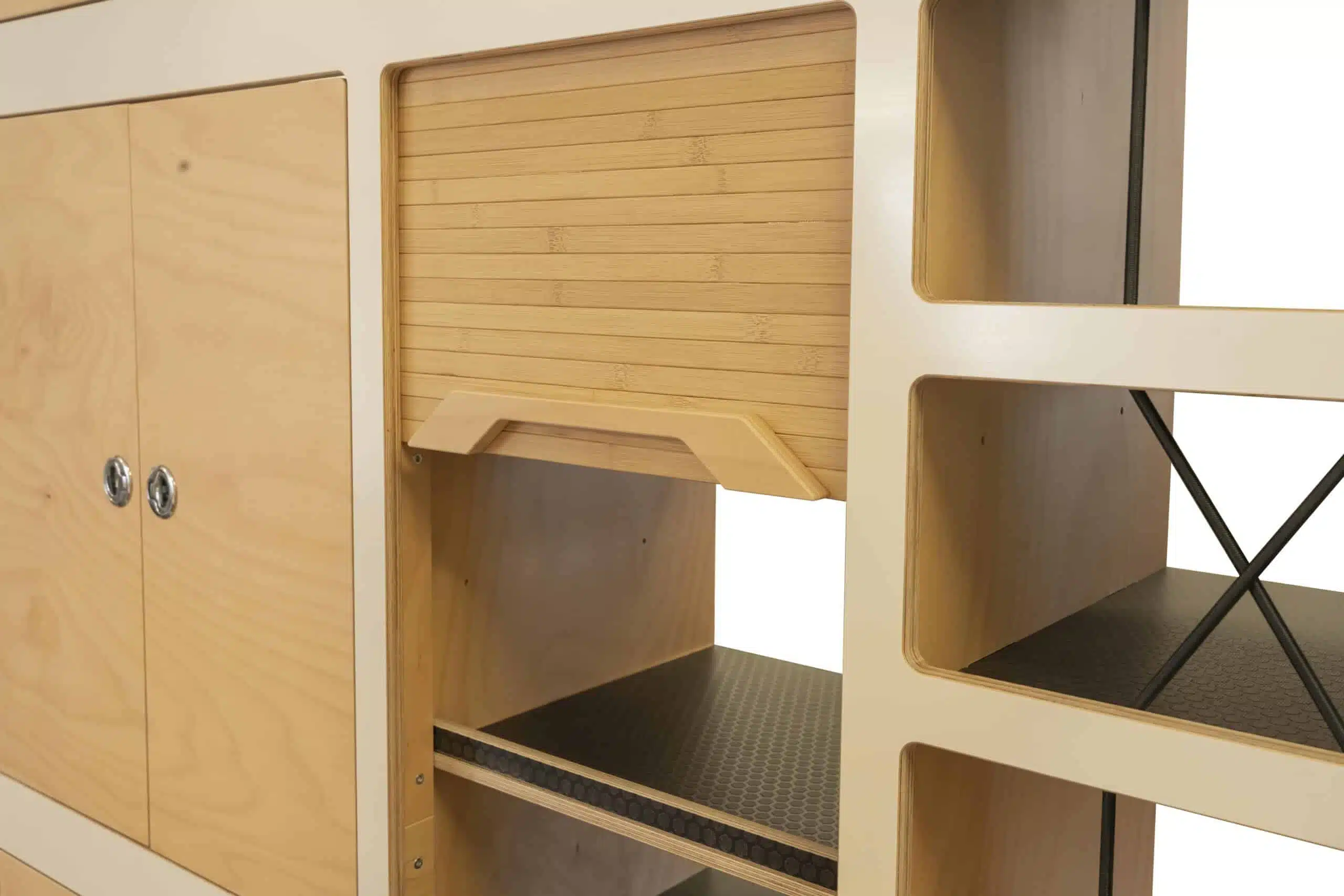 HIVE VAN TRAVEL XL - Aménagement camping-car pour les véhicules longs