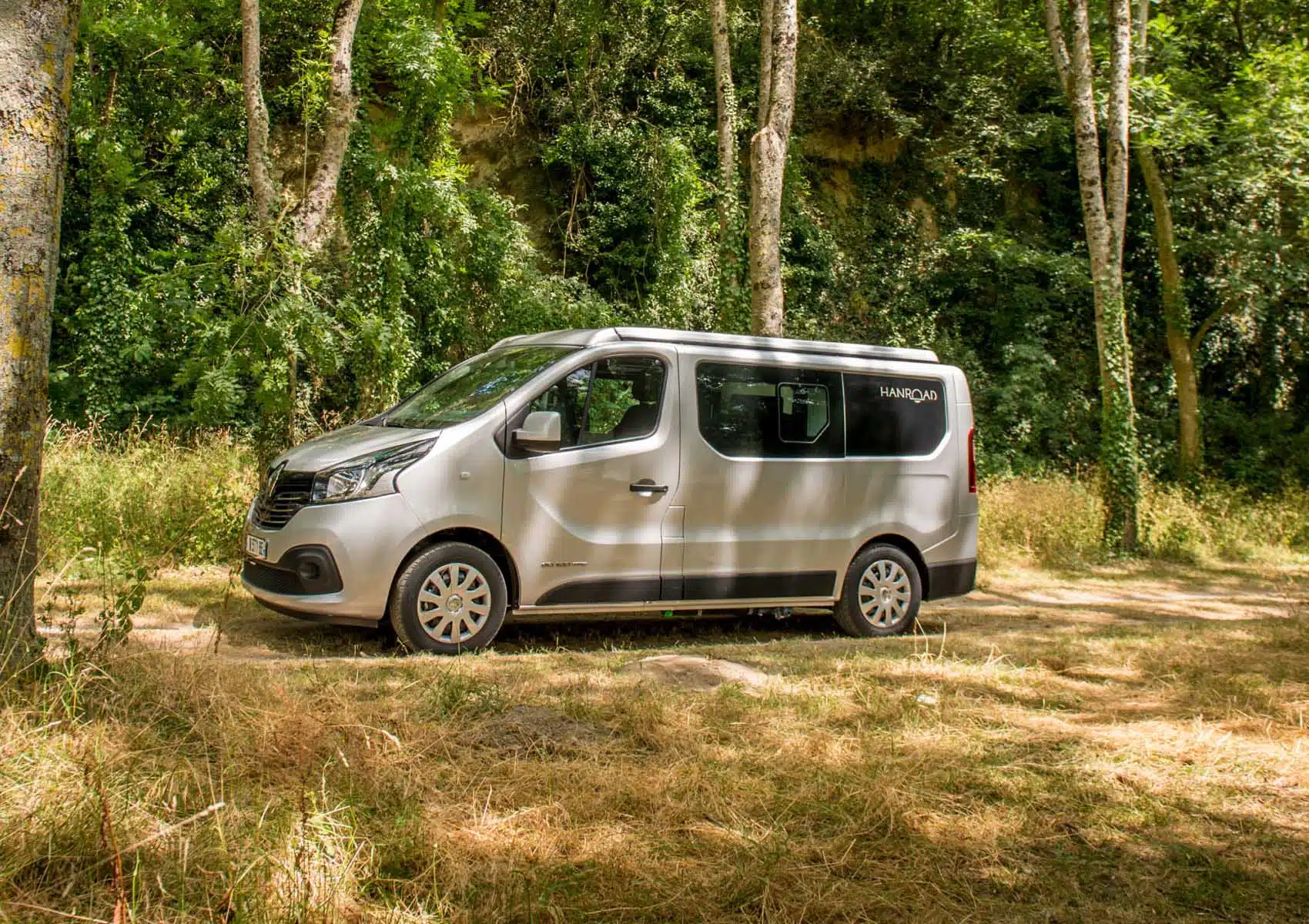 Renault traffic avec toit relevable SCA 186 fermé